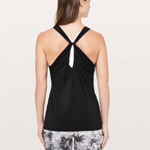 Lululemon Timeless Twist Tank
Black Size 6 NWT